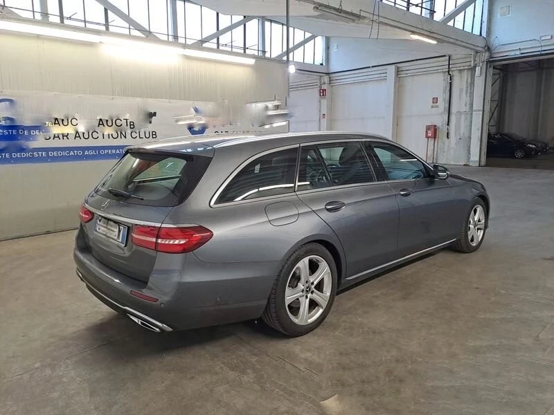 Mercedes-Benz E 220 * 2018г.* СЕРВИЗНА ИСТОРИЯ*  - изображение 3