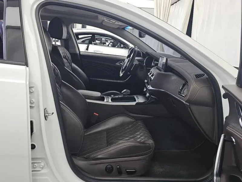 Kia Stinger, снимка 11 - Автомобили и джипове - 56727629