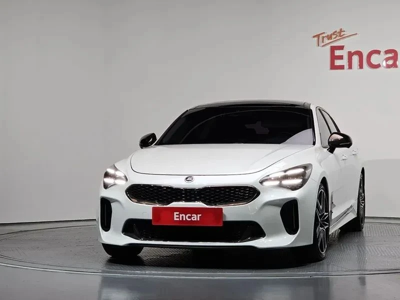 Kia Stinger, снимка 3 - Автомобили и джипове - 56727629