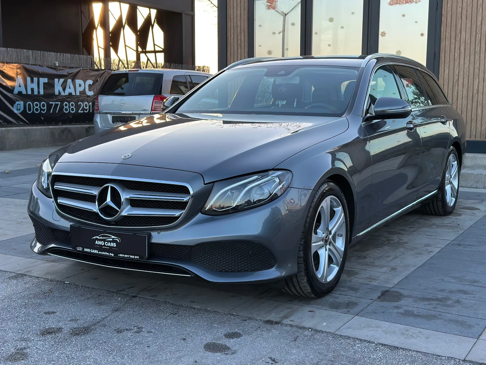 Mercedes-Benz E 220 * 2018г.* СЕРВИЗНА ИСТОРИЯ* , снимка 1