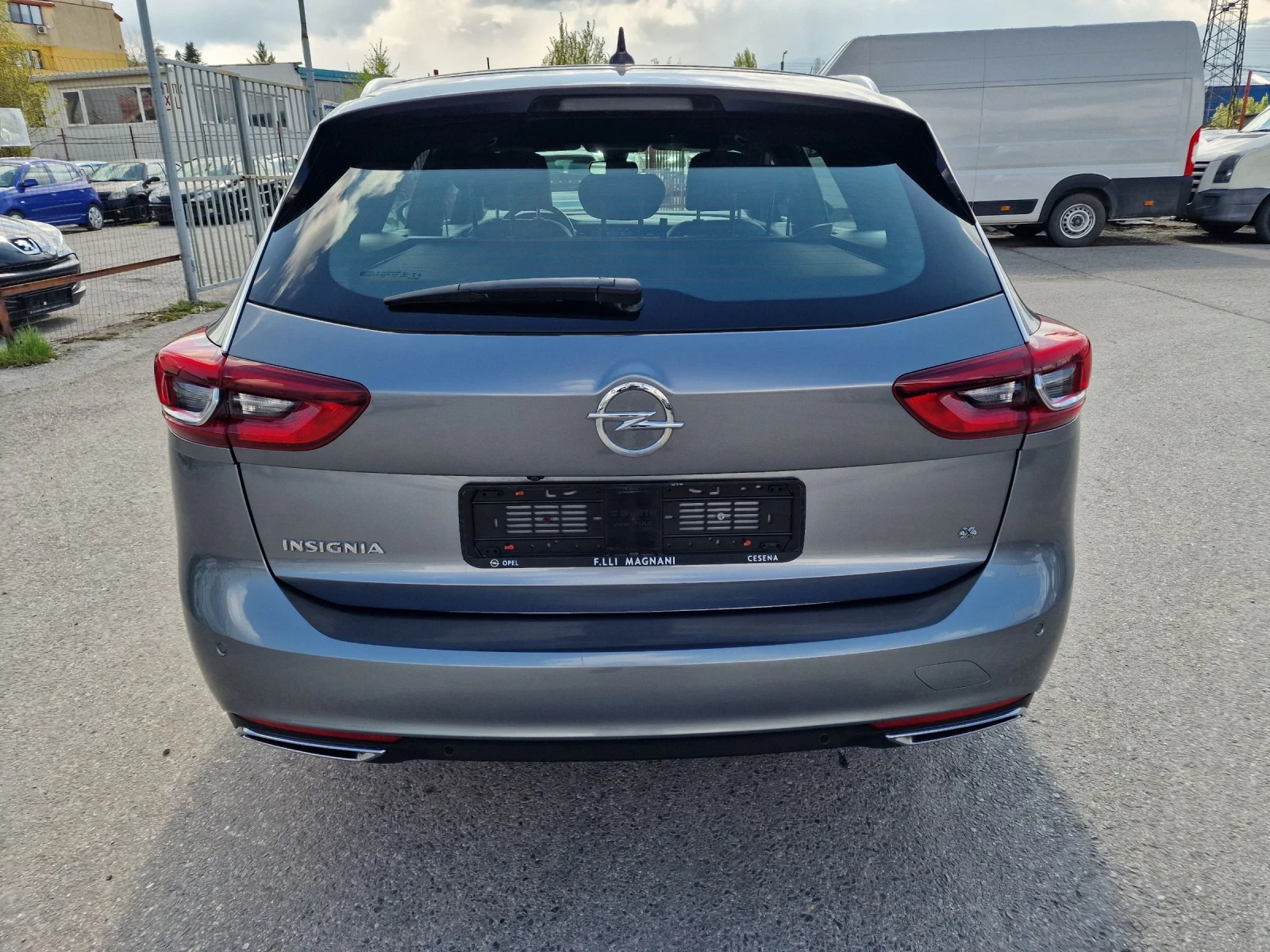 Opel Insignia 2.0d 4x4 Full Sports Tourer - изображение 5