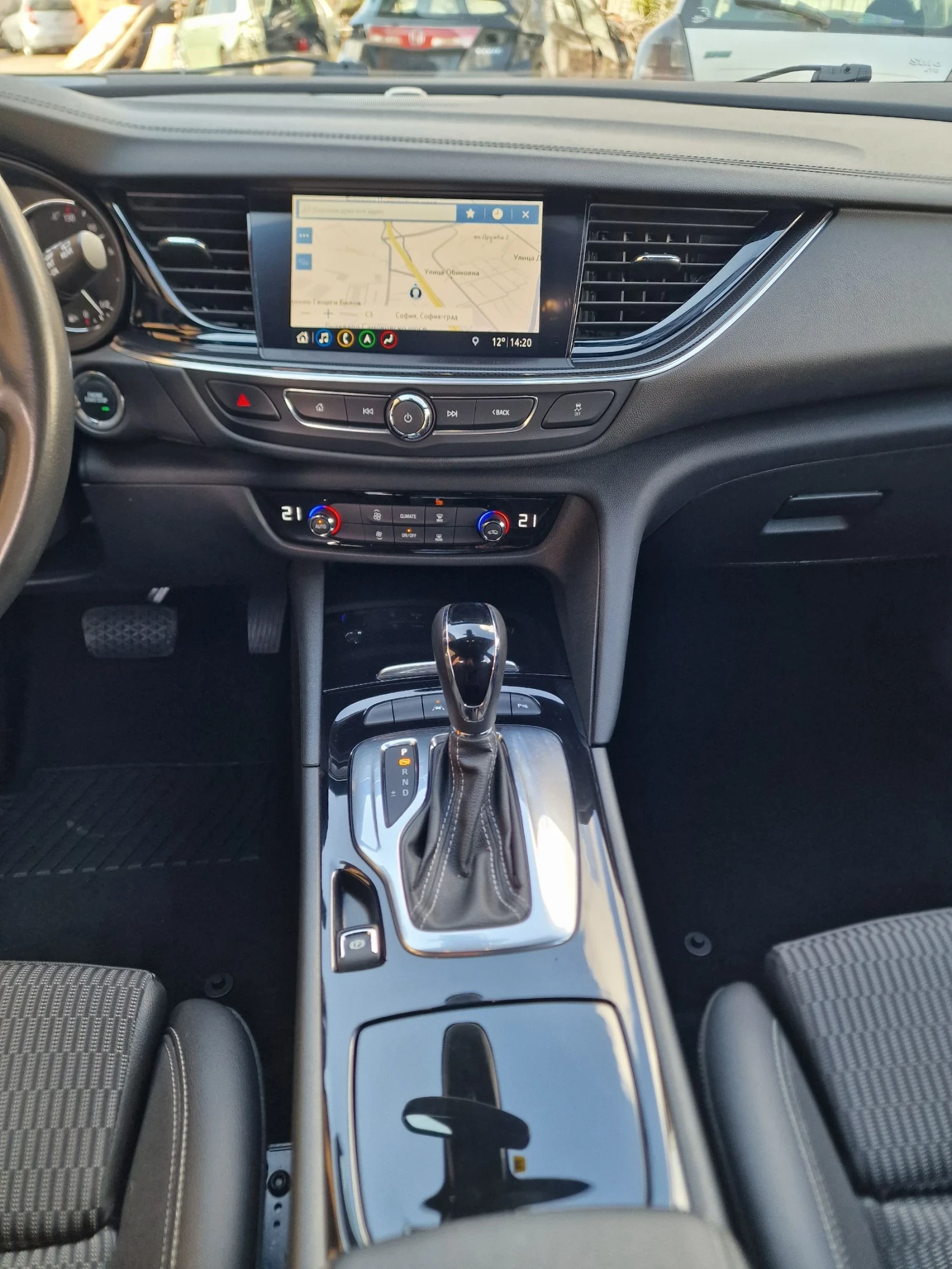 Opel Insignia 2.0d 4x4 Full Sports Tourer - изображение 8