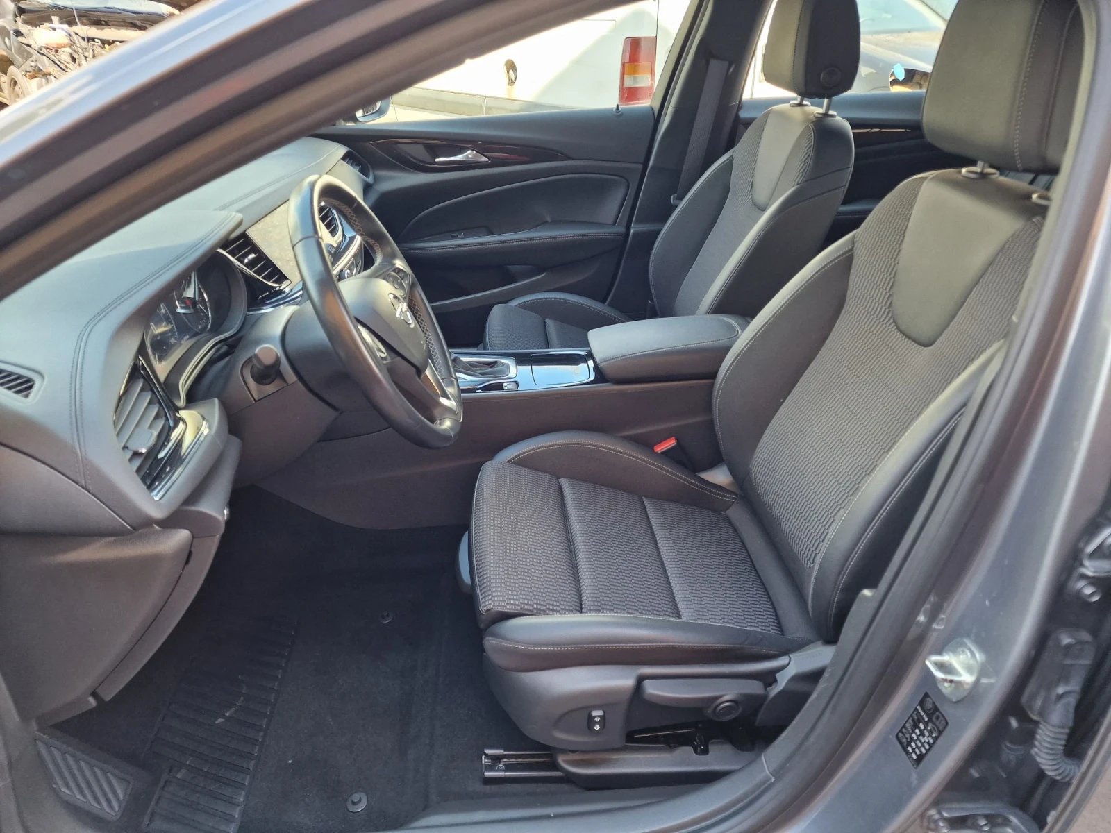 Opel Insignia 2.0d 4x4 Full Sports Tourer - изображение 7
