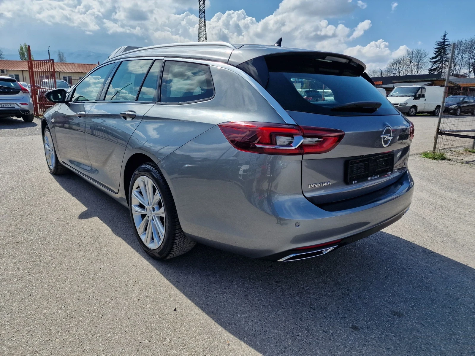 Opel Insignia 2.0d 4x4 Full Sports Tourer - изображение 6