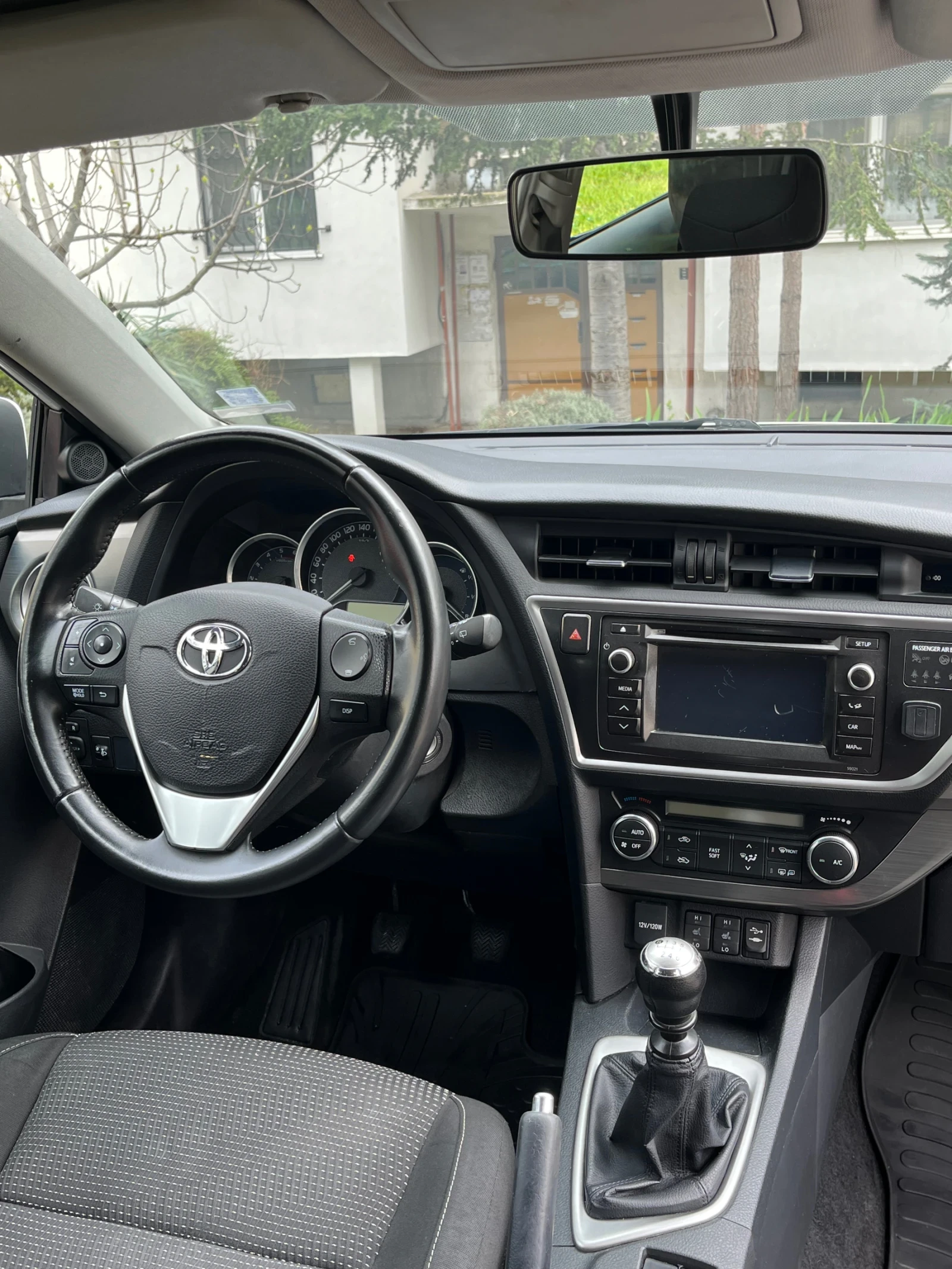 Toyota Auris 1.4 D4D - изображение 10