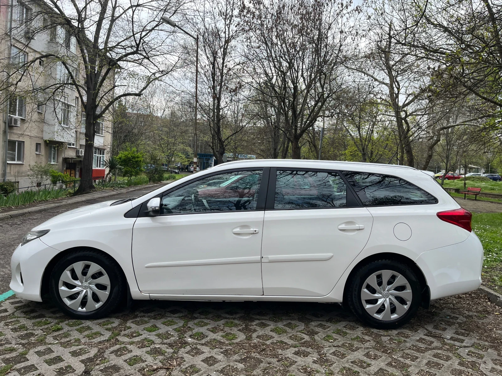 Toyota Auris 1.4 D4D - изображение 4