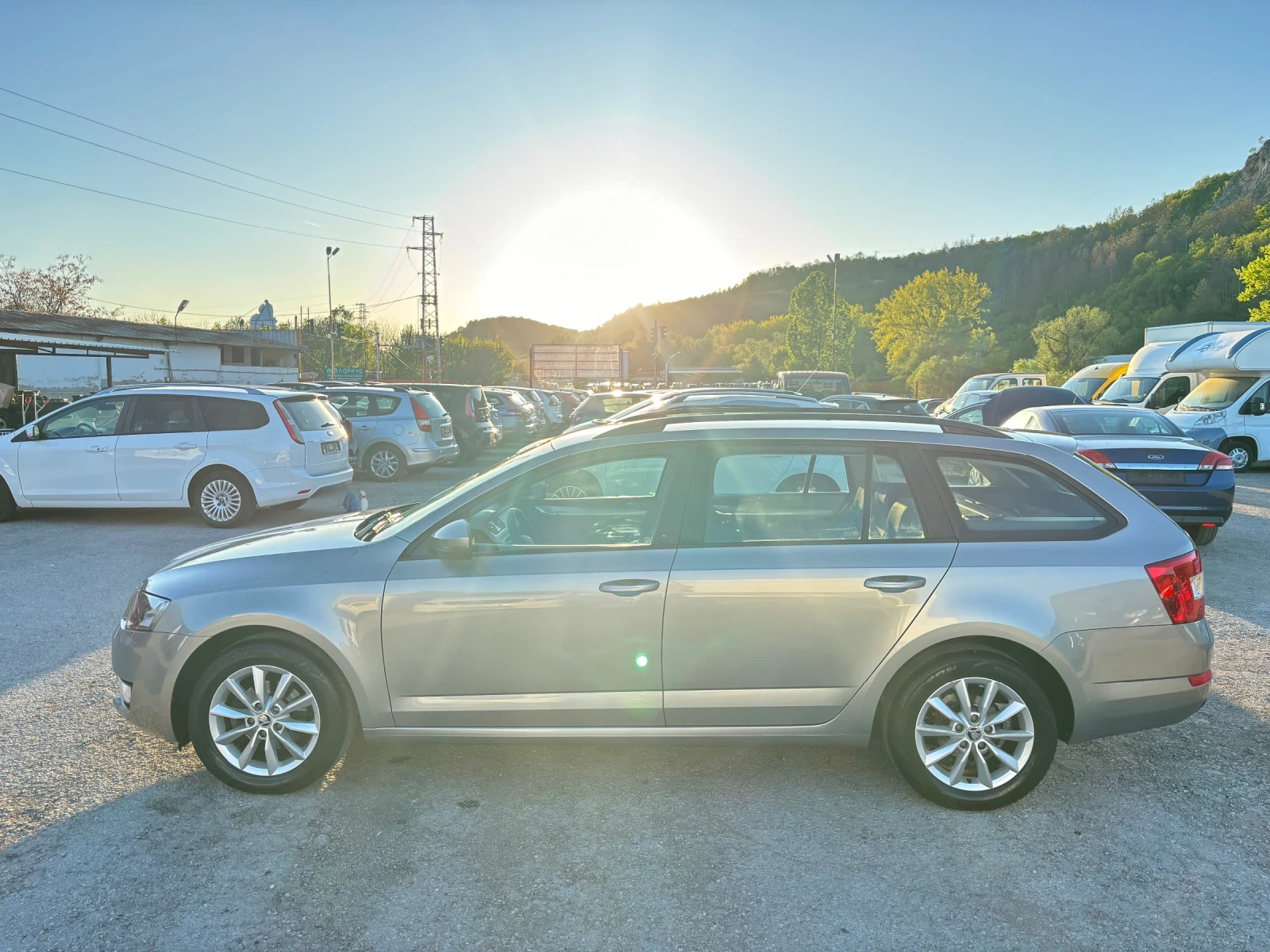 Skoda Octavia 1.6 TDI КАТО НОВА - изображение 6