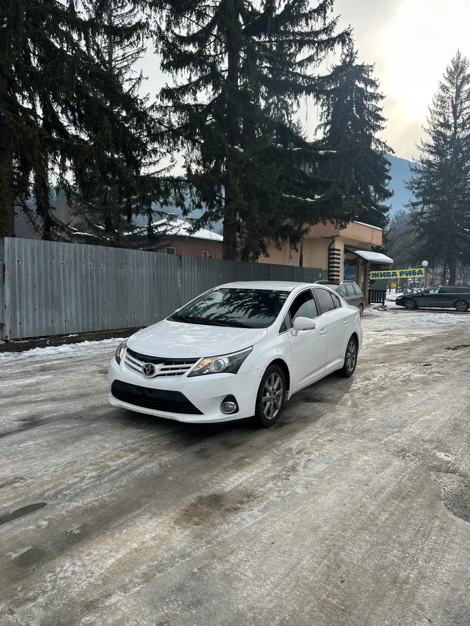 Toyota Avensis  - изображение 2