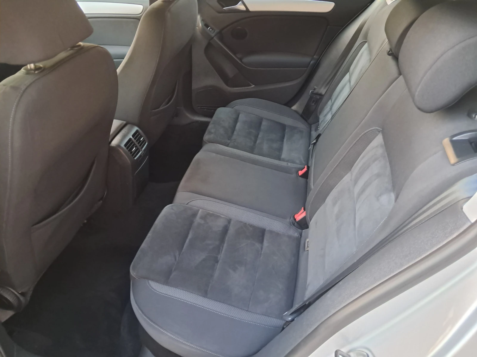 VW Golf 2.0-TDI- highline-128000км.-ПЪЛНА СЕРВИЗНА ИСТОРИЯ - изображение 7