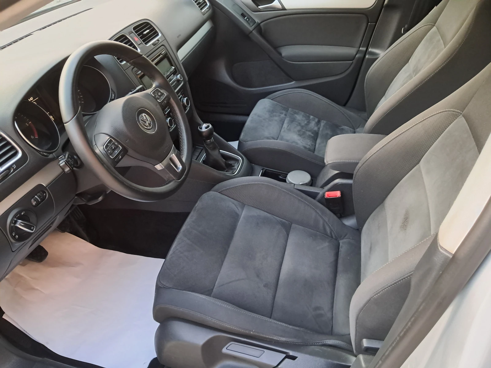 VW Golf 2.0-TDI- highline-128000км.-ПЪЛНА СЕРВИЗНА ИСТОРИЯ - изображение 5