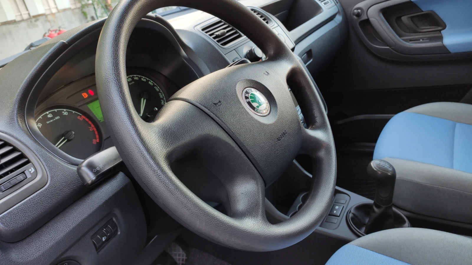 Skoda Fabia 1.2i HTP FaceLift - изображение 10