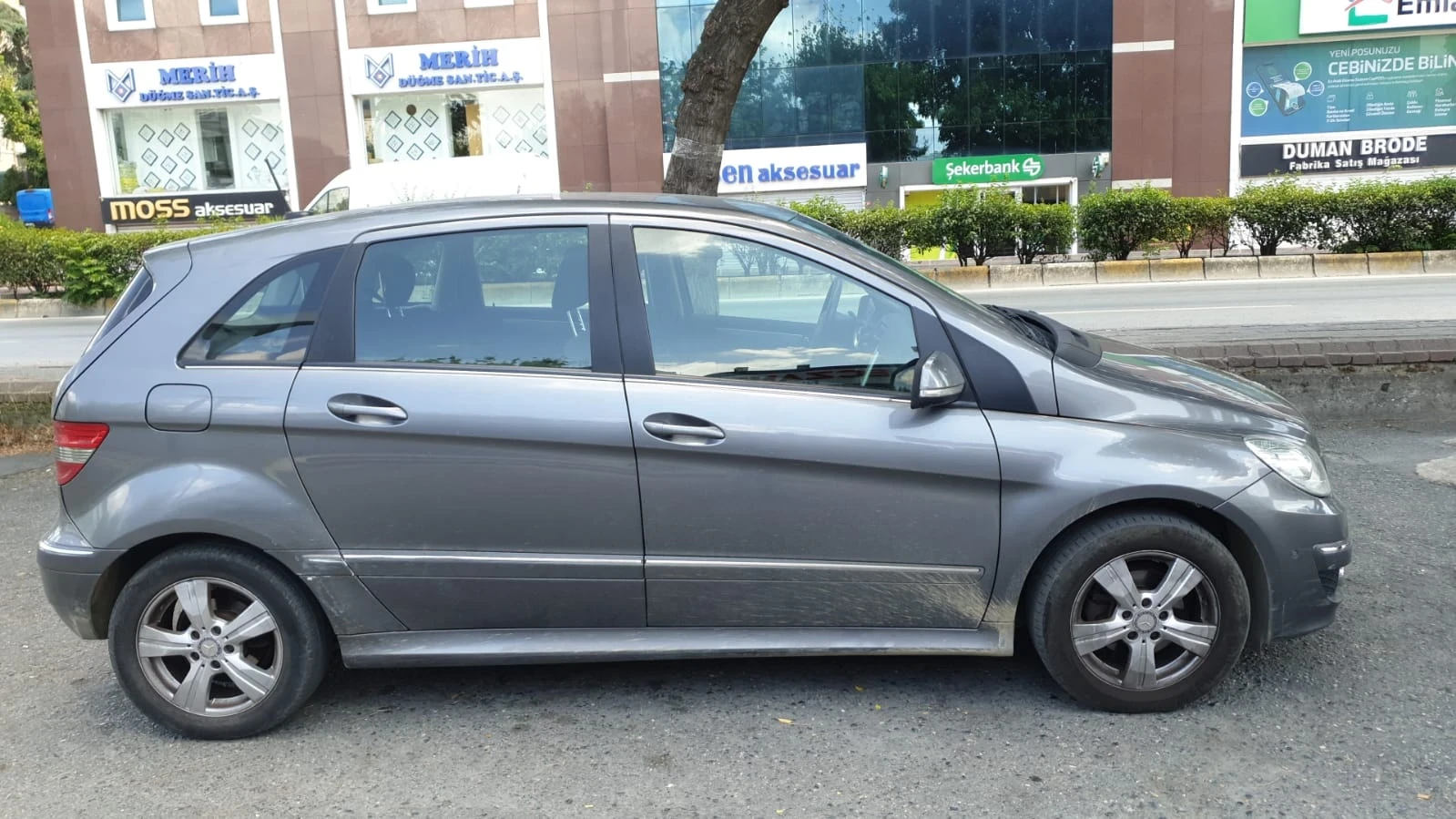 Mercedes-Benz B 180  - изображение 4