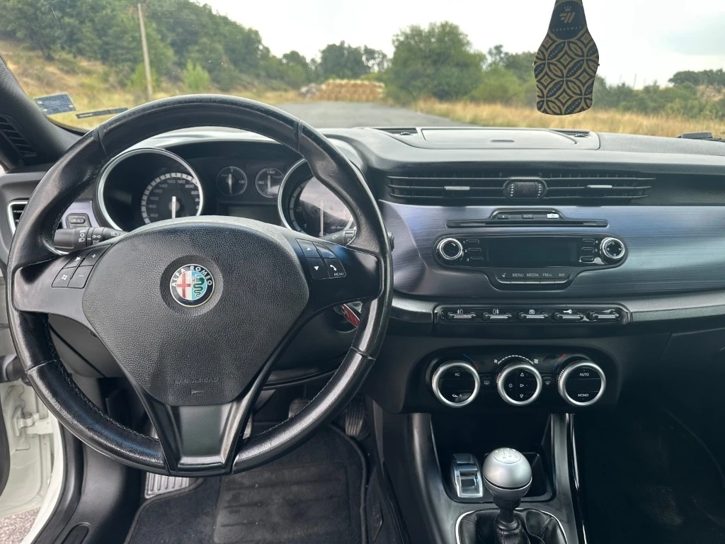 Alfa Romeo Giulietta JTDM  - изображение 7