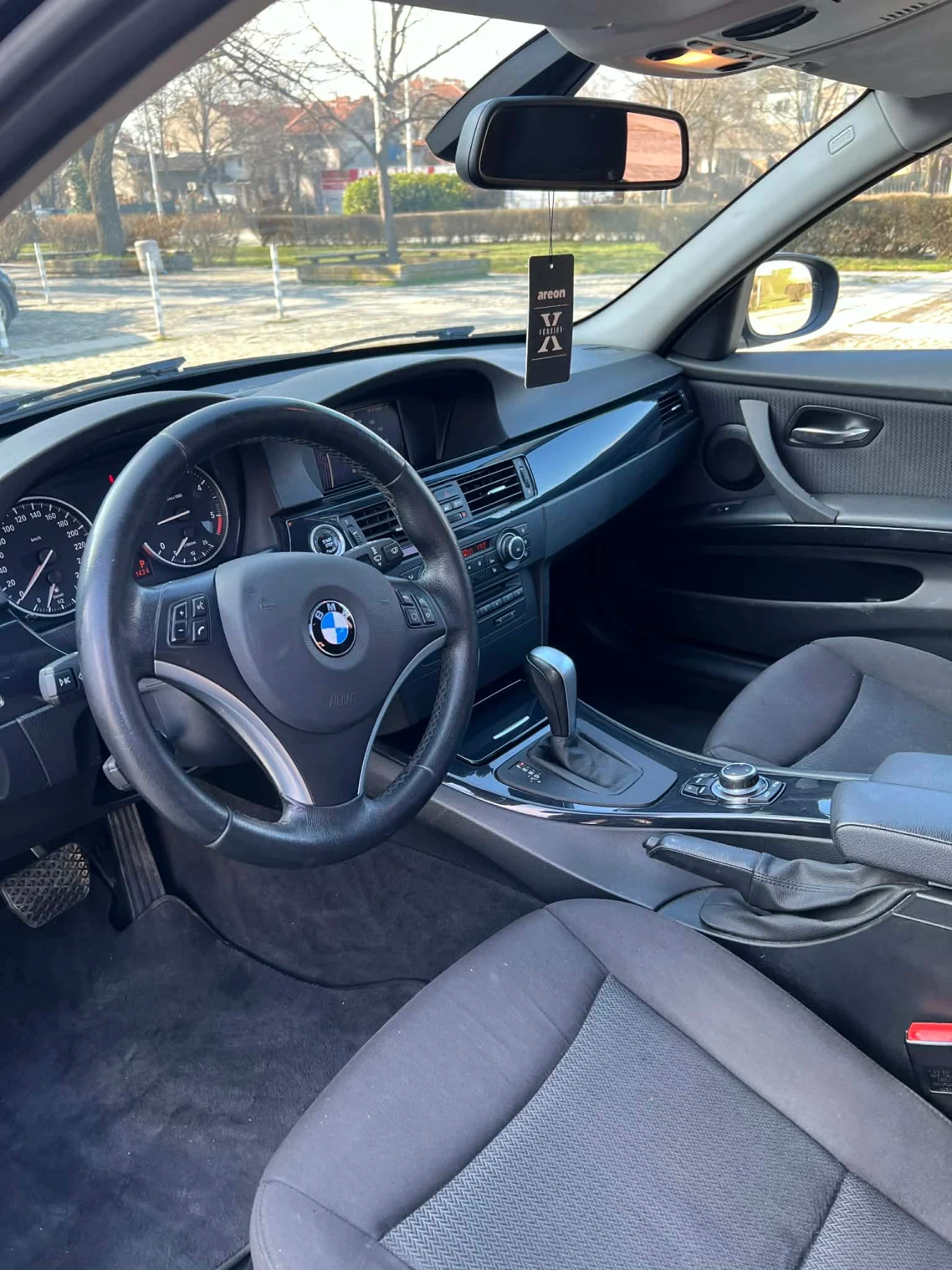 BMW 330, снимка 12 - Автомобили и джипове - 53694628