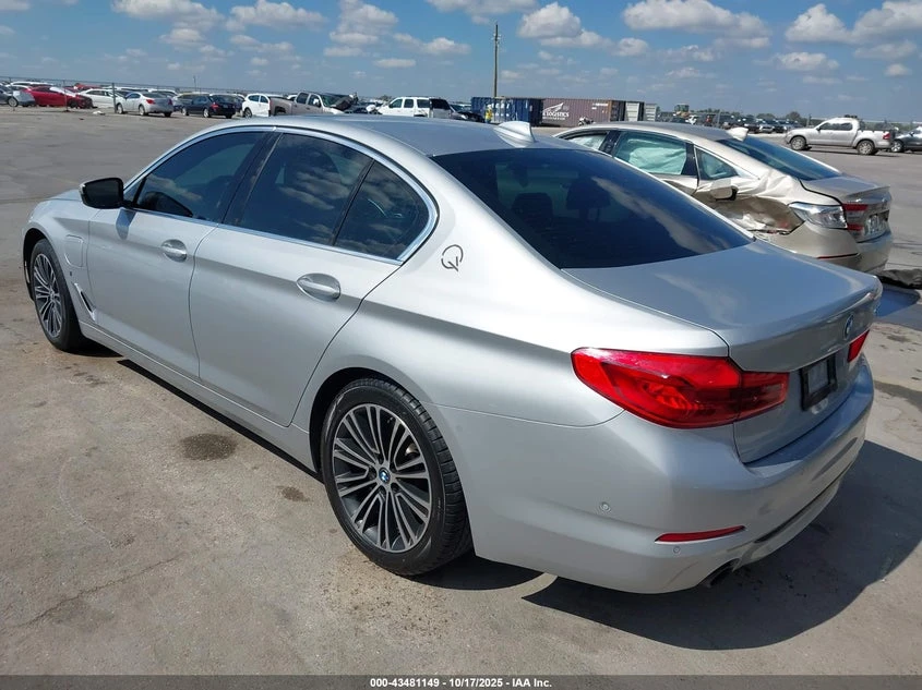 BMW 530E 2l Iperformance, снимка 3 - Автомобили и джипове - 53773832