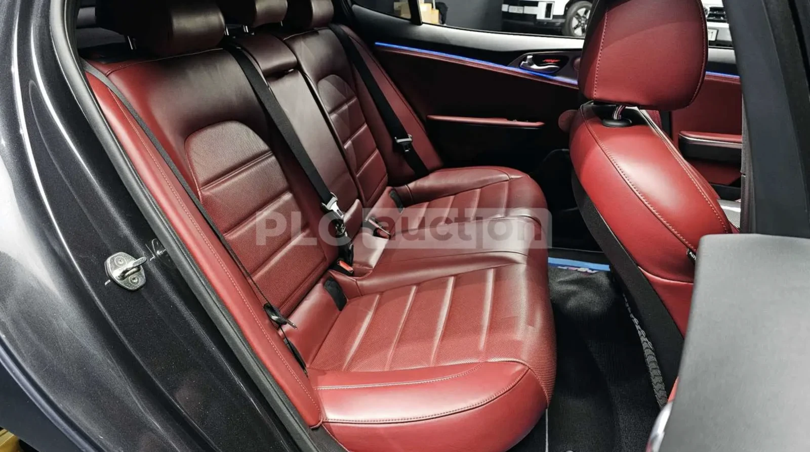 Kia Stinger GT 3.3/TUNING/ОБДУХ/ВЪЗДУХ, снимка 11 - Автомобили и джипове - 54413796