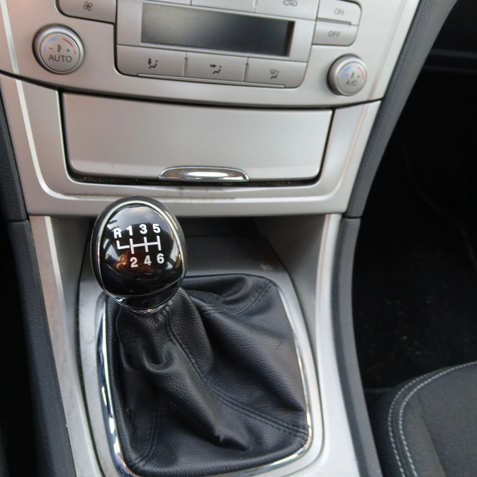 Ford Mondeo 1.8 TDCI (ЦЕНА ПО ДОГОВАРЯНЕ), снимка 16 - Автомобили и джипове - 54672514