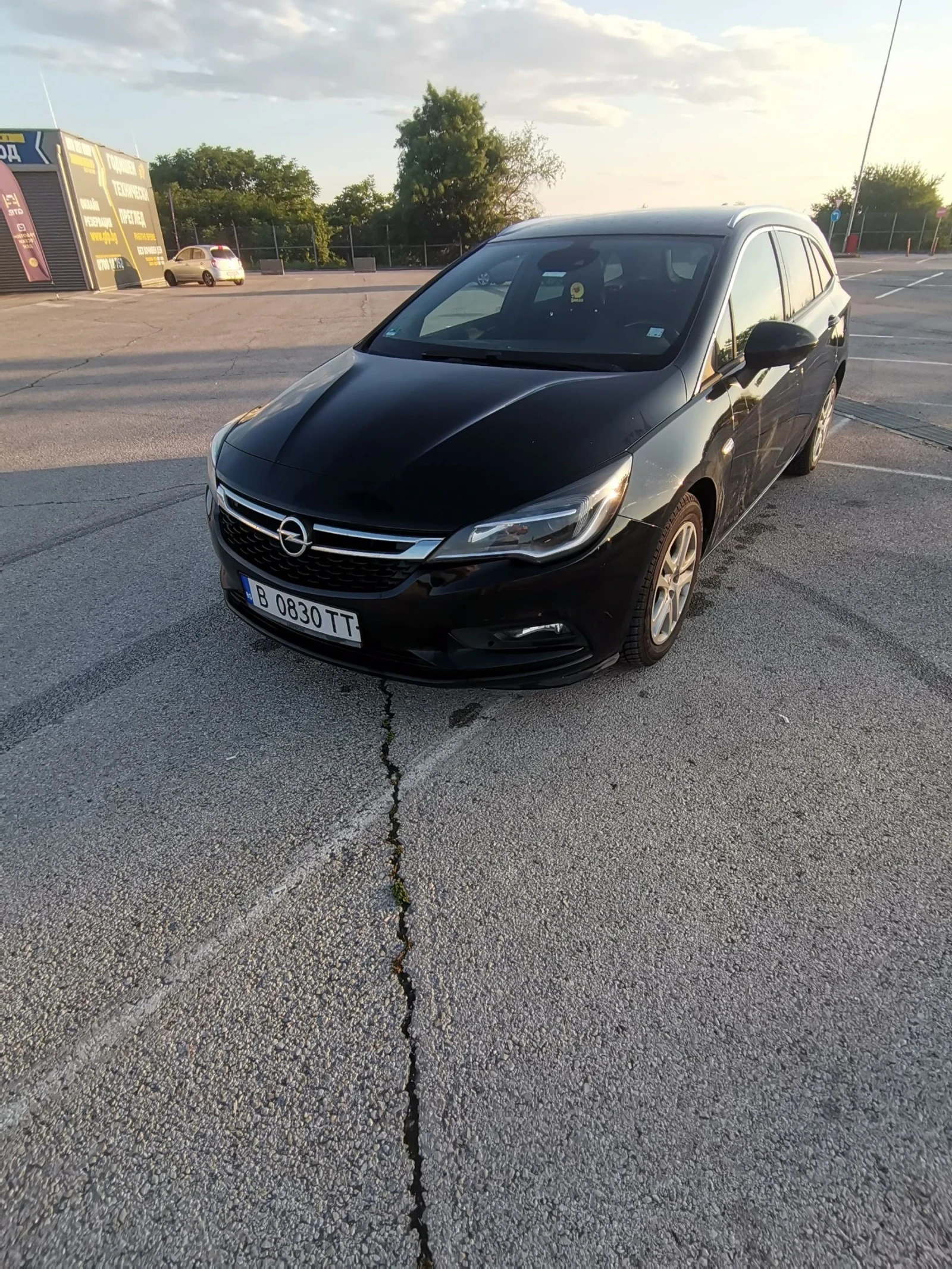 Opel Astra 1.6 CDTI, снимка 5 - Автомобили и джипове - 54811927