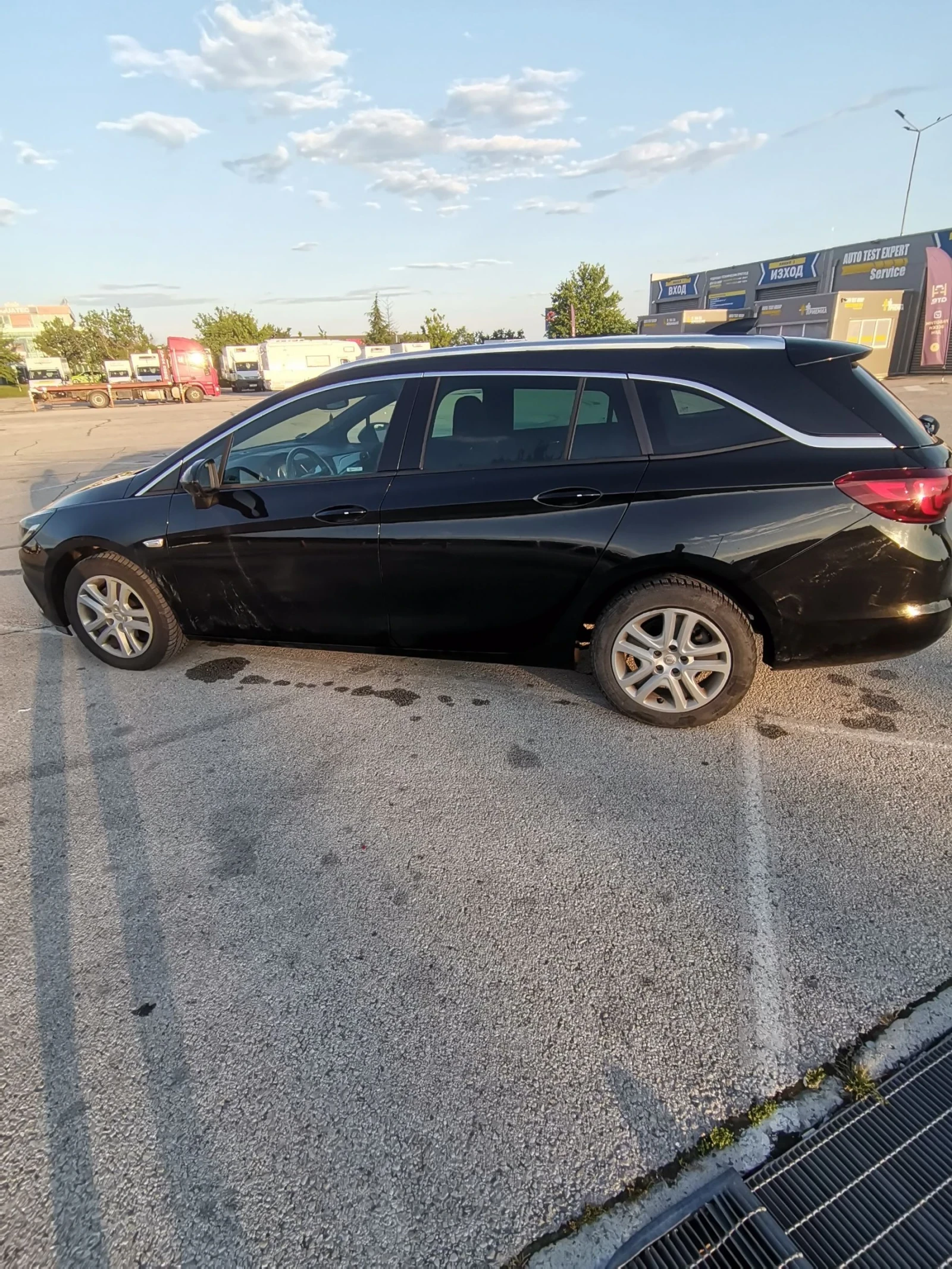 Opel Astra 1.6 CDTI, снимка 4 - Автомобили и джипове - 54811927