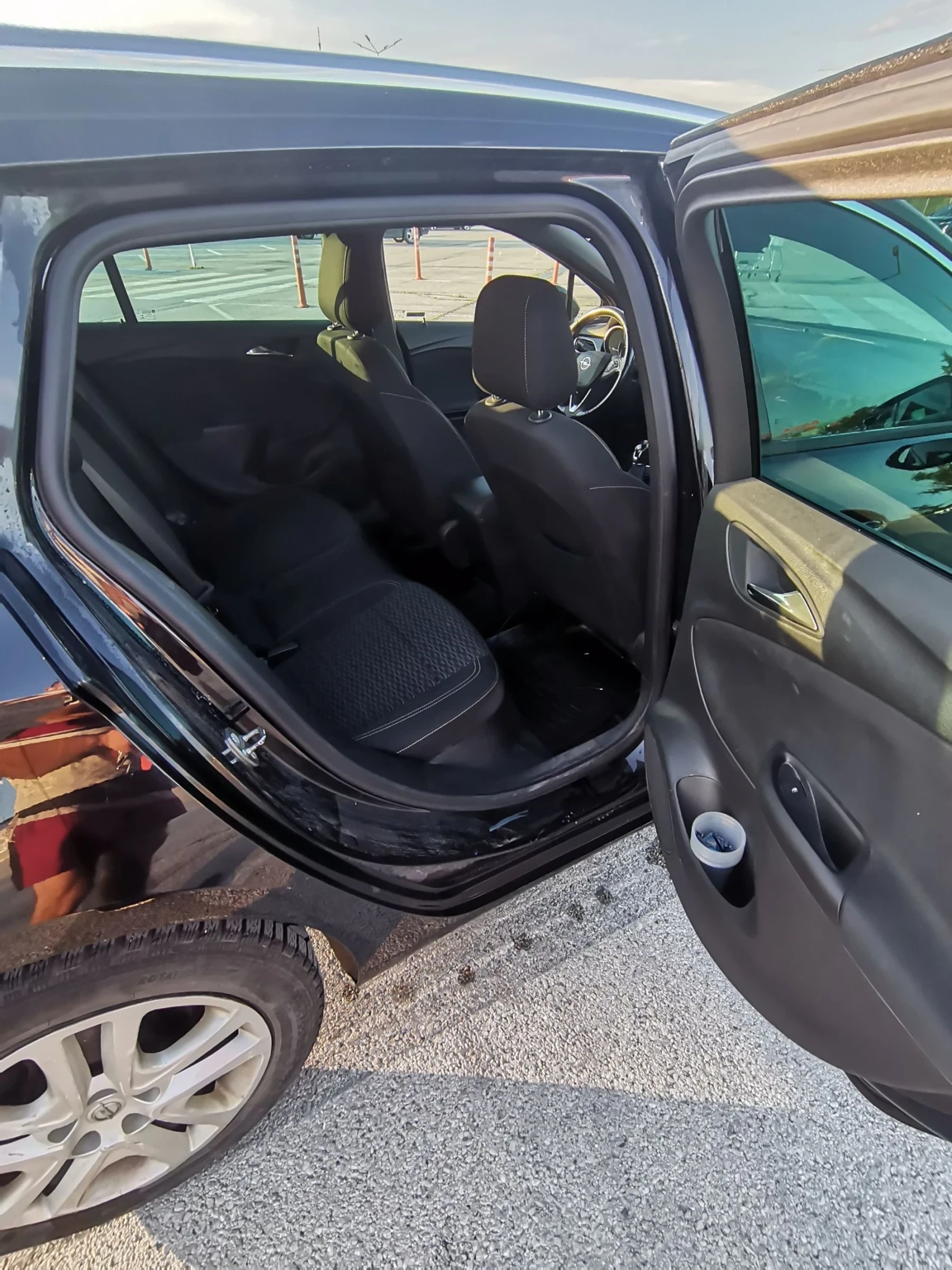 Opel Astra 1.6 CDTI, снимка 9 - Автомобили и джипове - 54811927