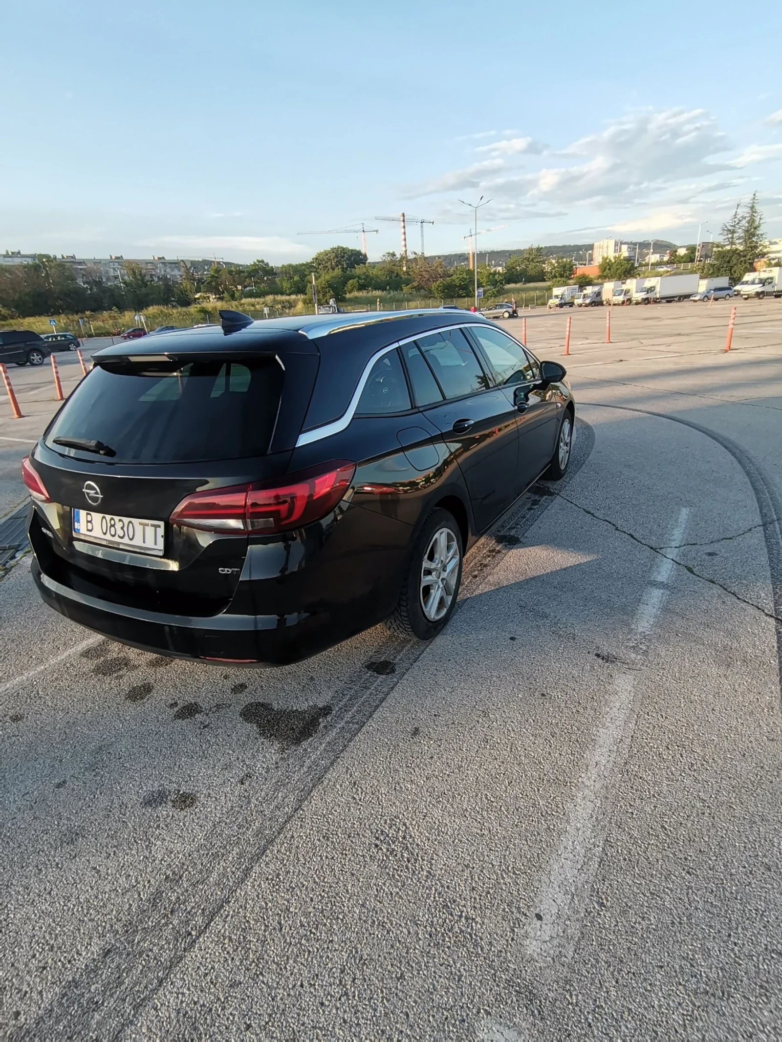 Opel Astra 1.6 CDTI, снимка 2 - Автомобили и джипове - 54811927