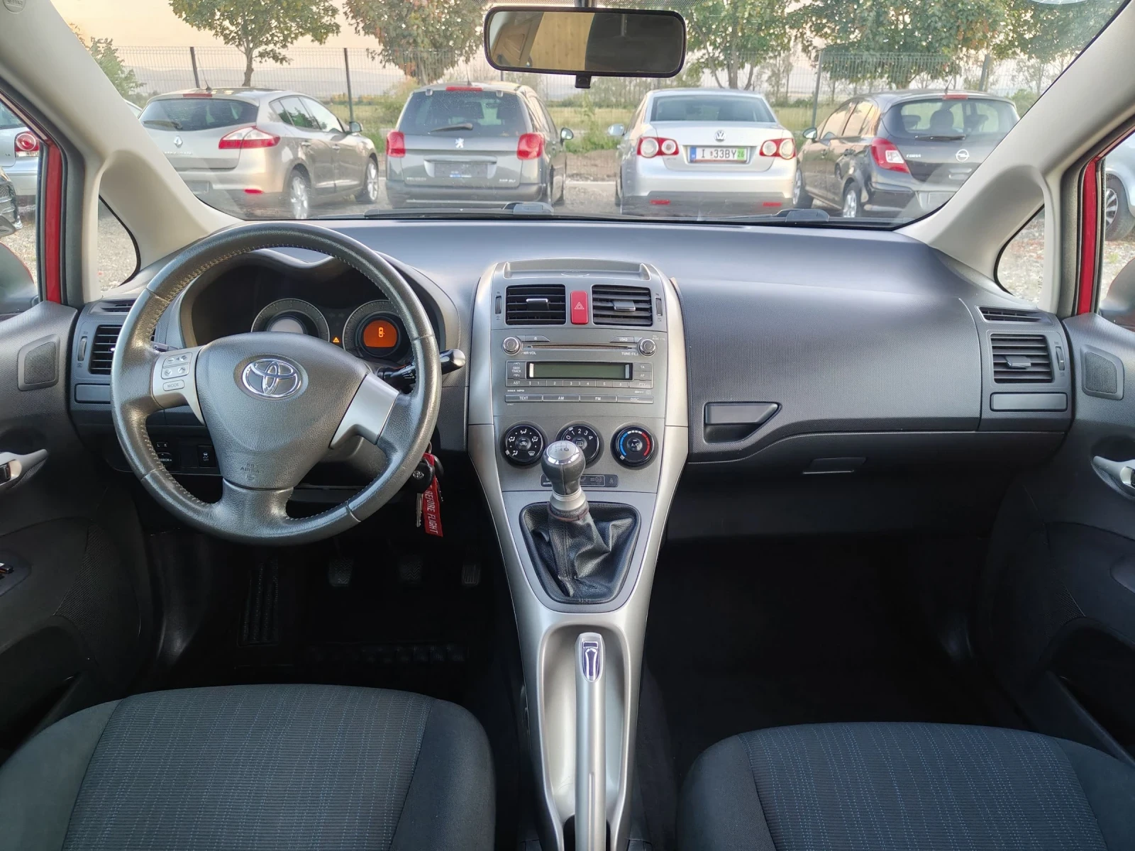 Toyota Auris 1.4i 97, снимка 9 - Автомобили и джипове - 54813010