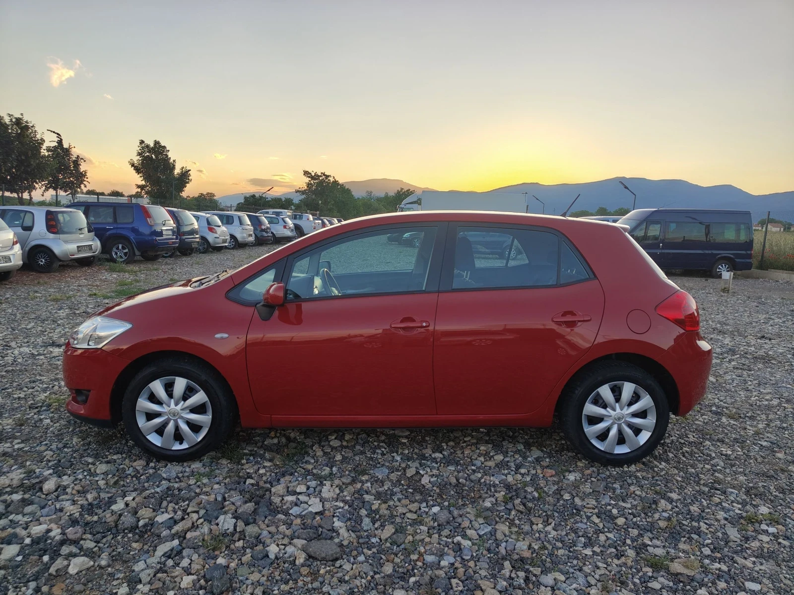 Toyota Auris 1.4i 97, снимка 3 - Автомобили и джипове - 54813010