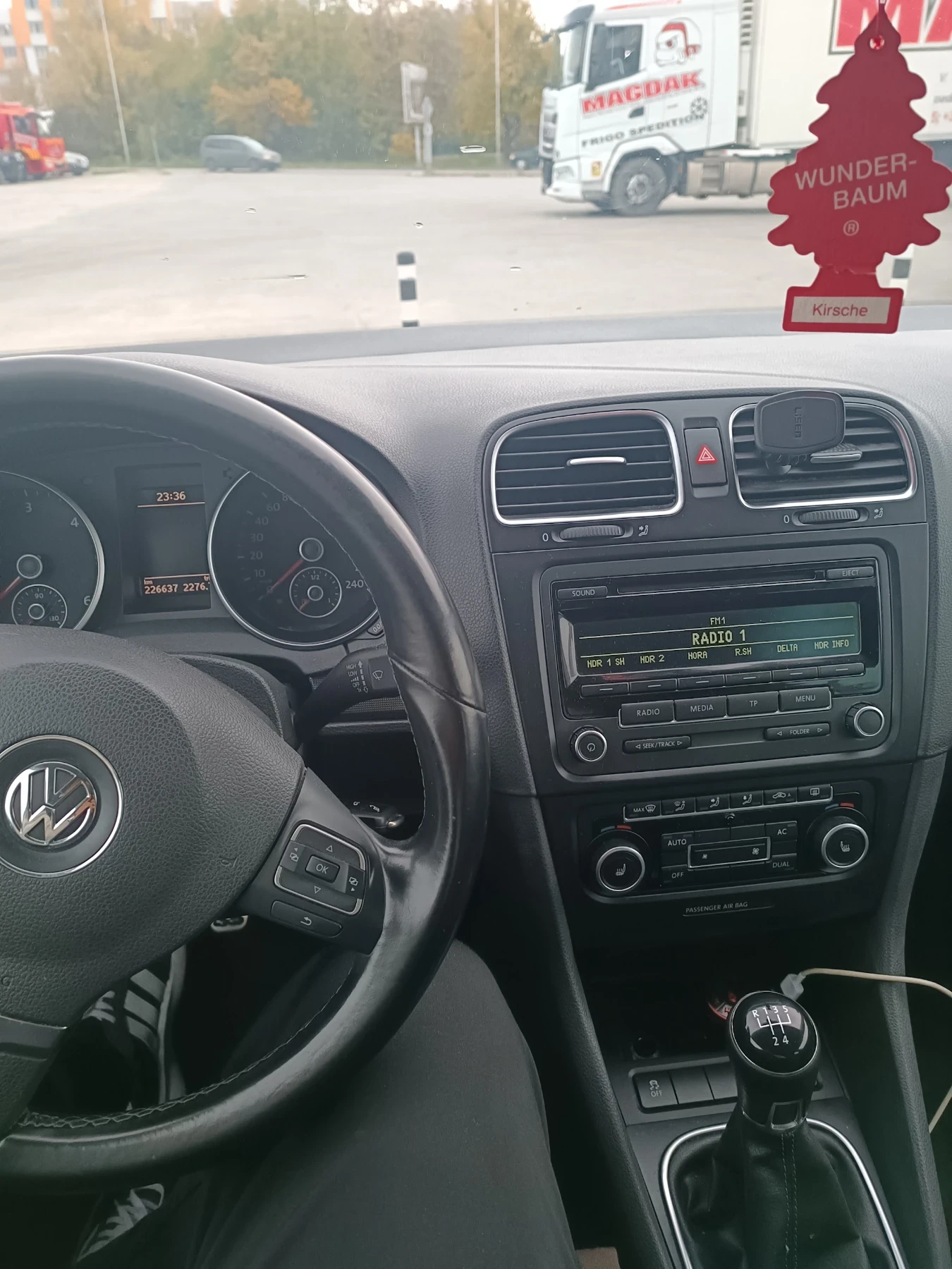 VW Golf, снимка 9 - Автомобили и джипове - 55746871