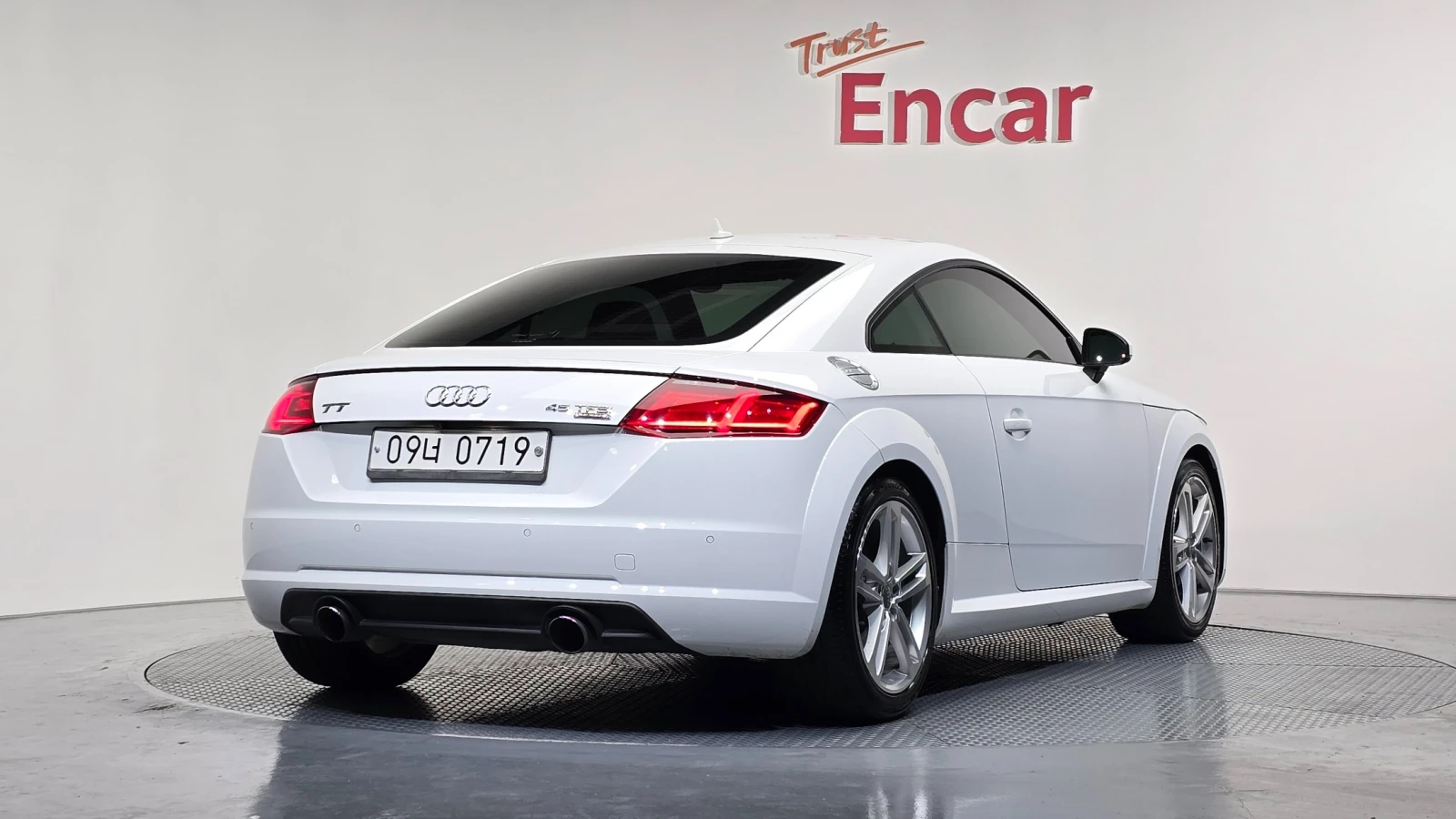 Audi Tt 2.0 45TFSI, снимка 2 - Автомобили и джипове - 55129441
