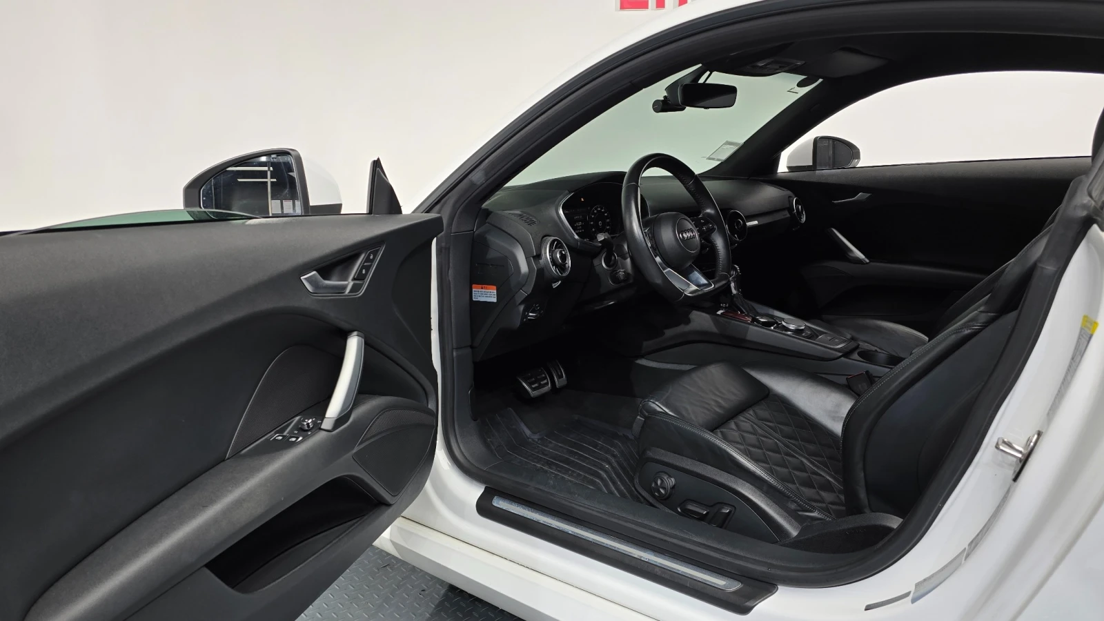 Audi Tt 2.0 45TFSI, снимка 9 - Автомобили и джипове - 55129441