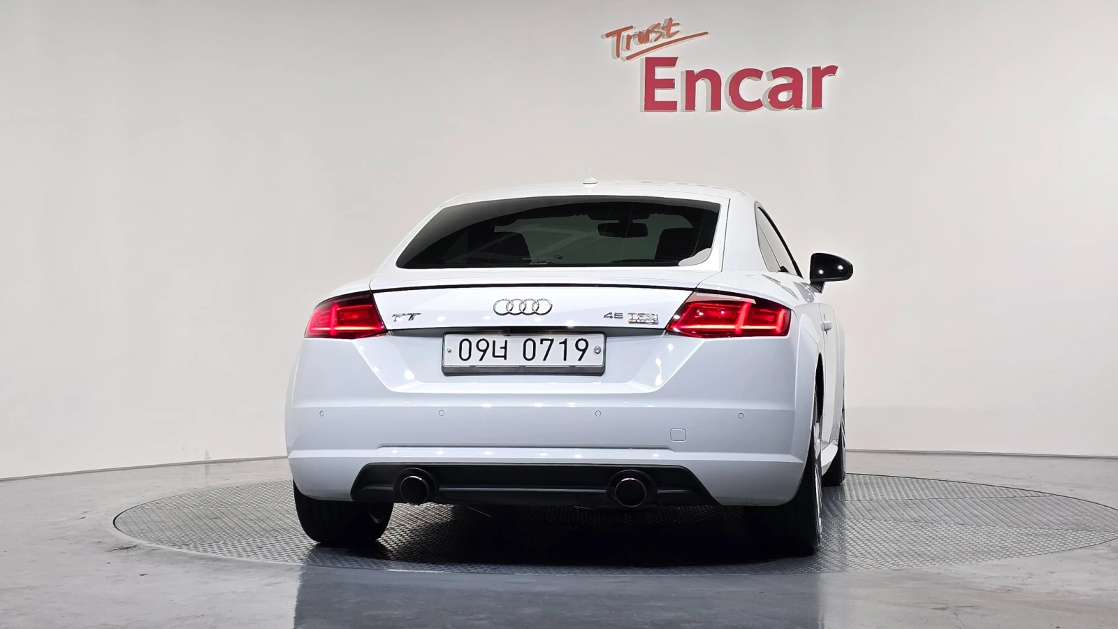 Audi Tt 2.0 45TFSI, снимка 4 - Автомобили и джипове - 55129441