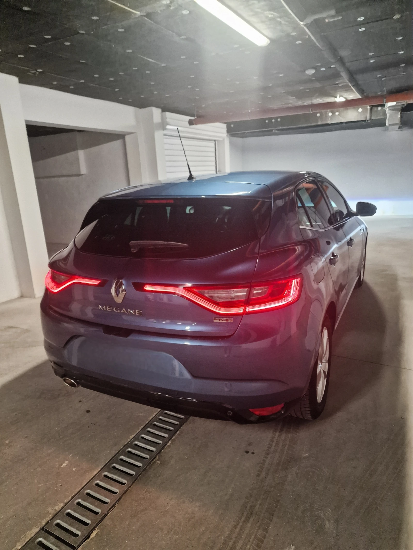 Renault Megane Intens, снимка 11 - Автомобили и джипове - 55185933