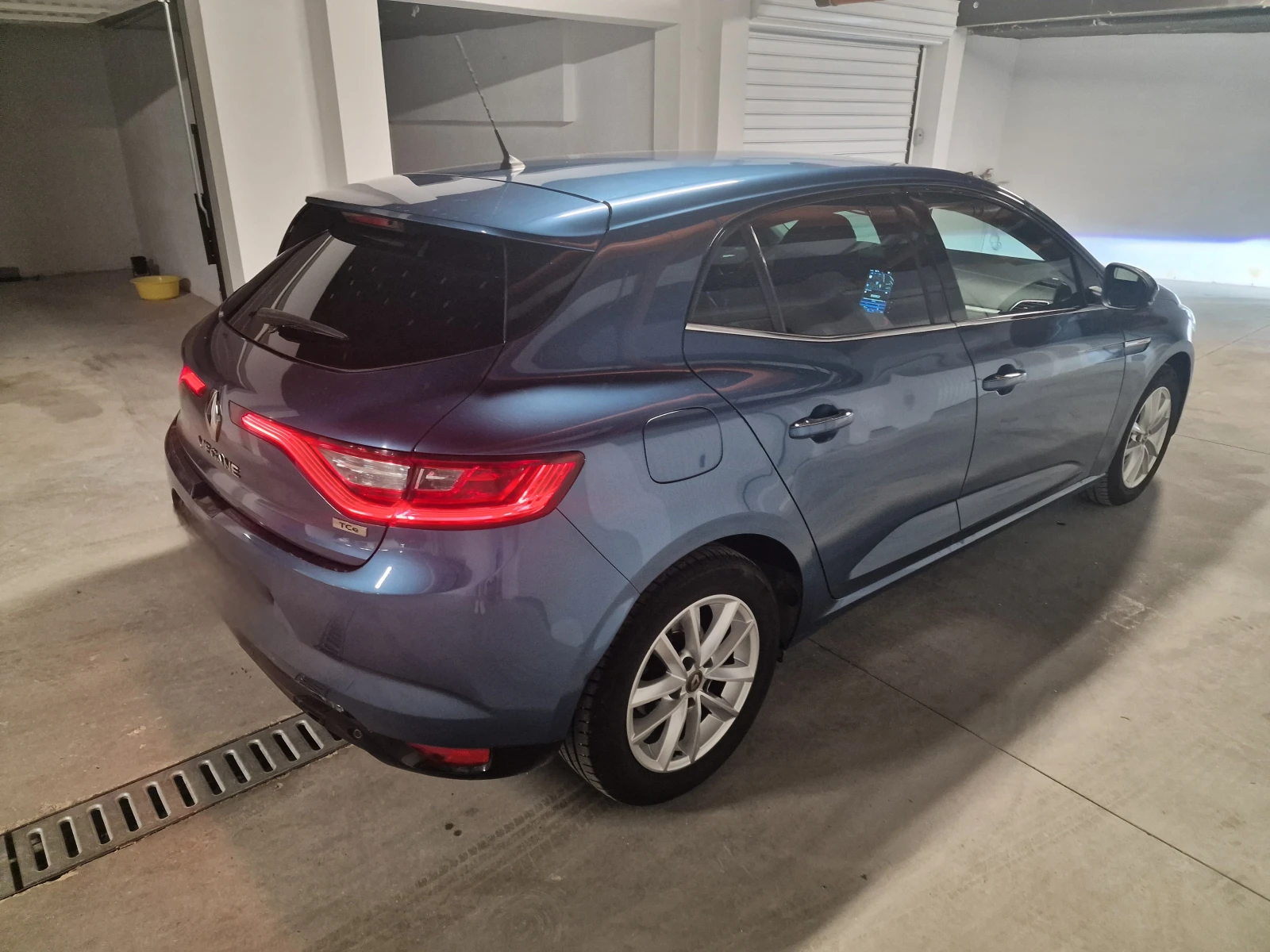 Renault Megane Intens, снимка 10 - Автомобили и джипове - 55185933
