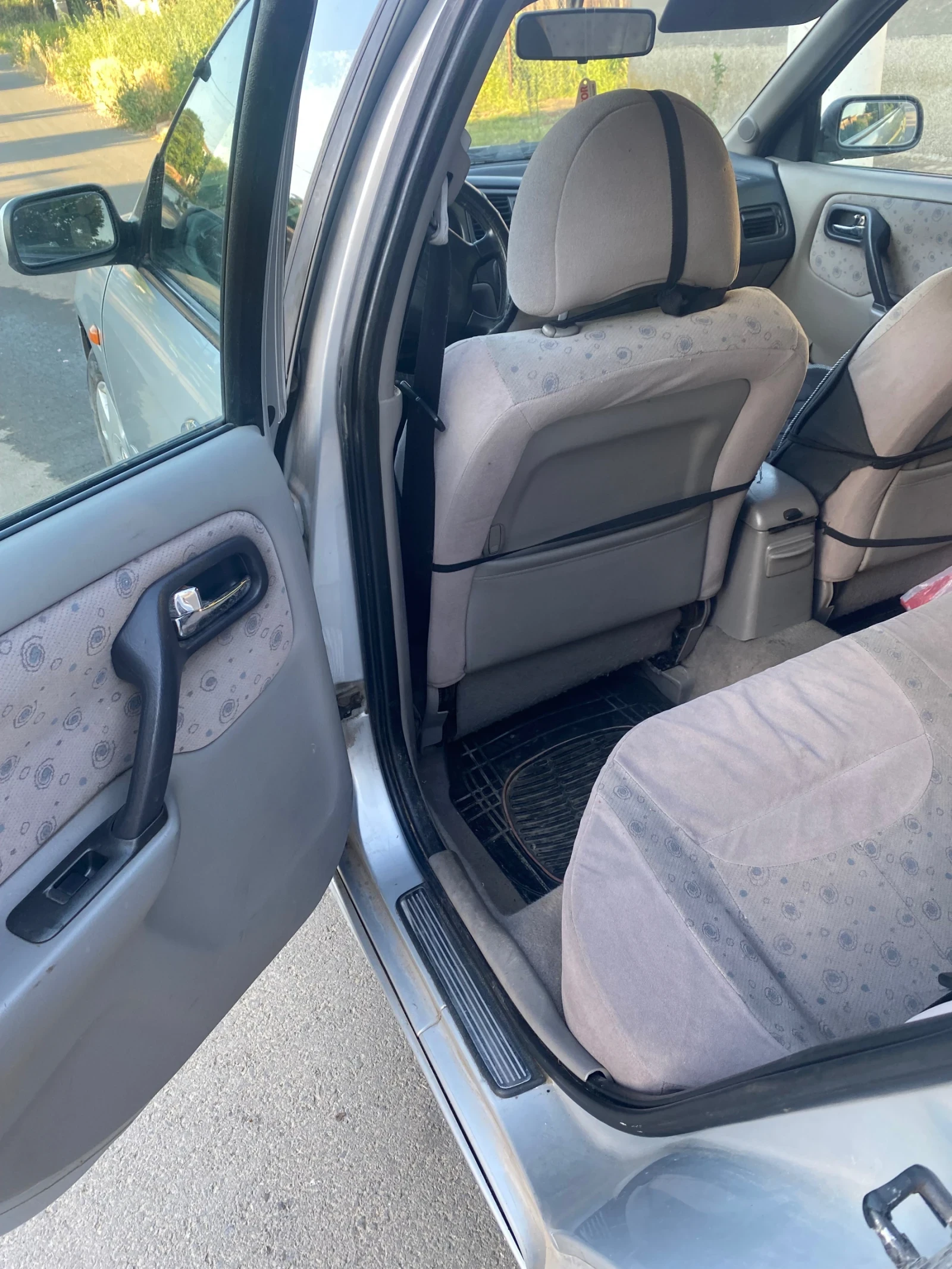 Nissan Primera, снимка 8 - Автомобили и джипове - 55238258