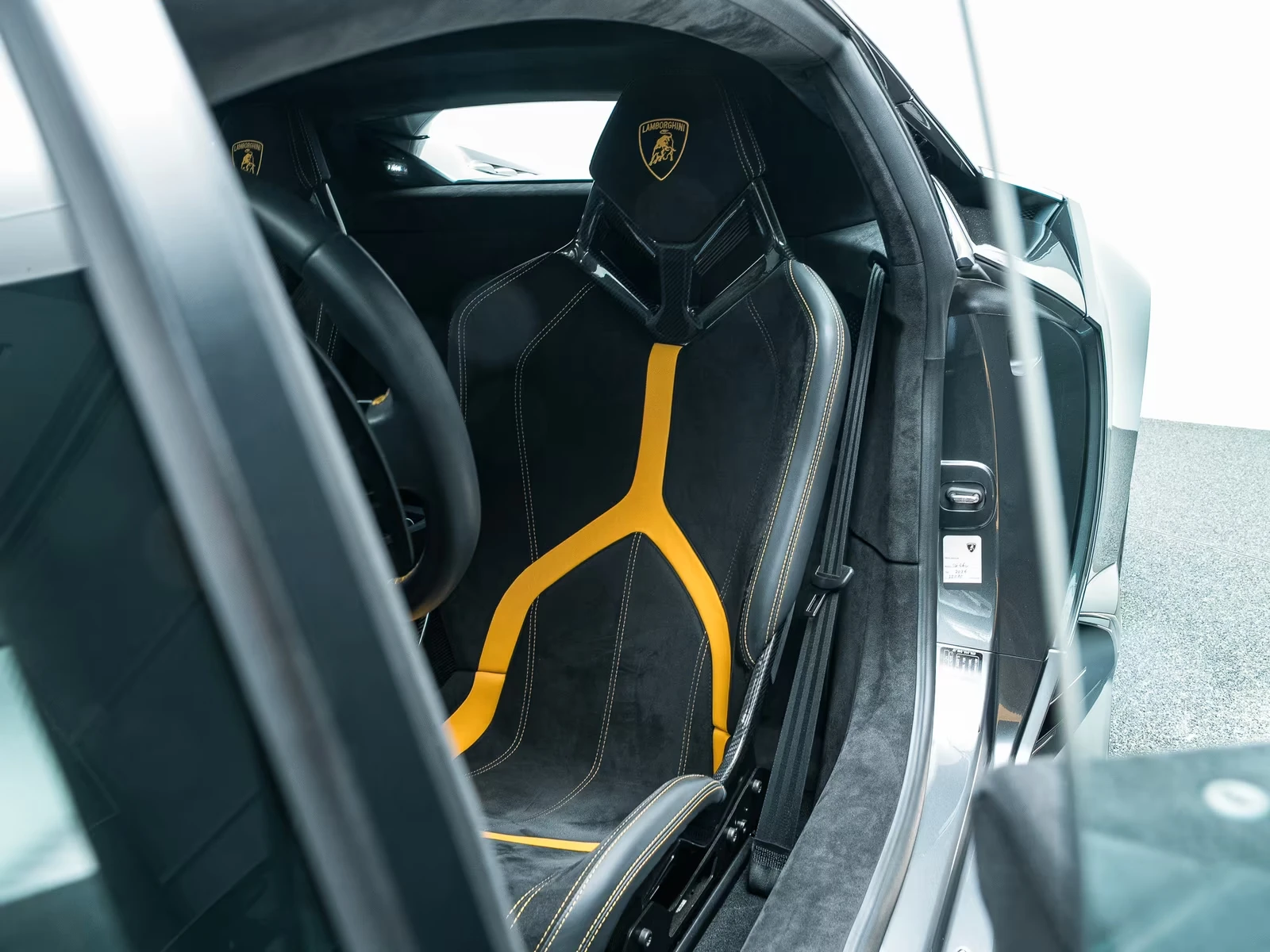Lamborghini Huracan TECNICA/ FACELIFT/ SENSONUM/ CERAMIC/ CARBON/ LIFT, снимка 13 - Автомобили и джипове - 55445075