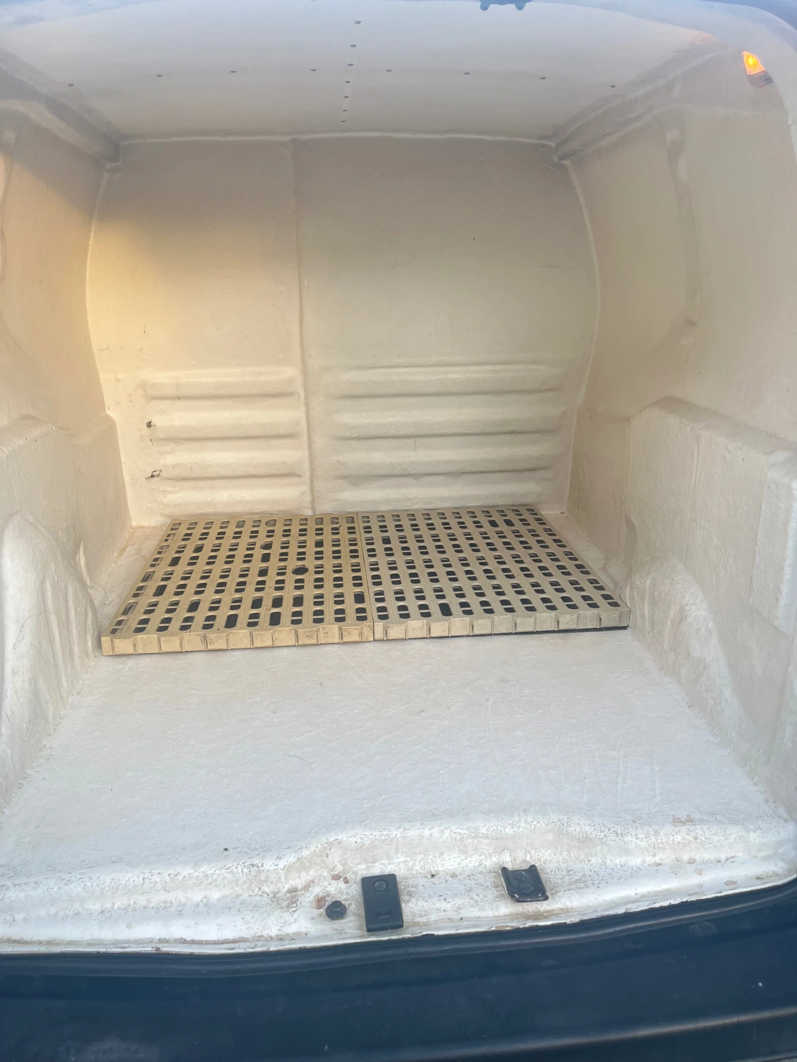 Citroen Berlingo 1.6 HDI, снимка 9 - Автомобили и джипове - 55963492