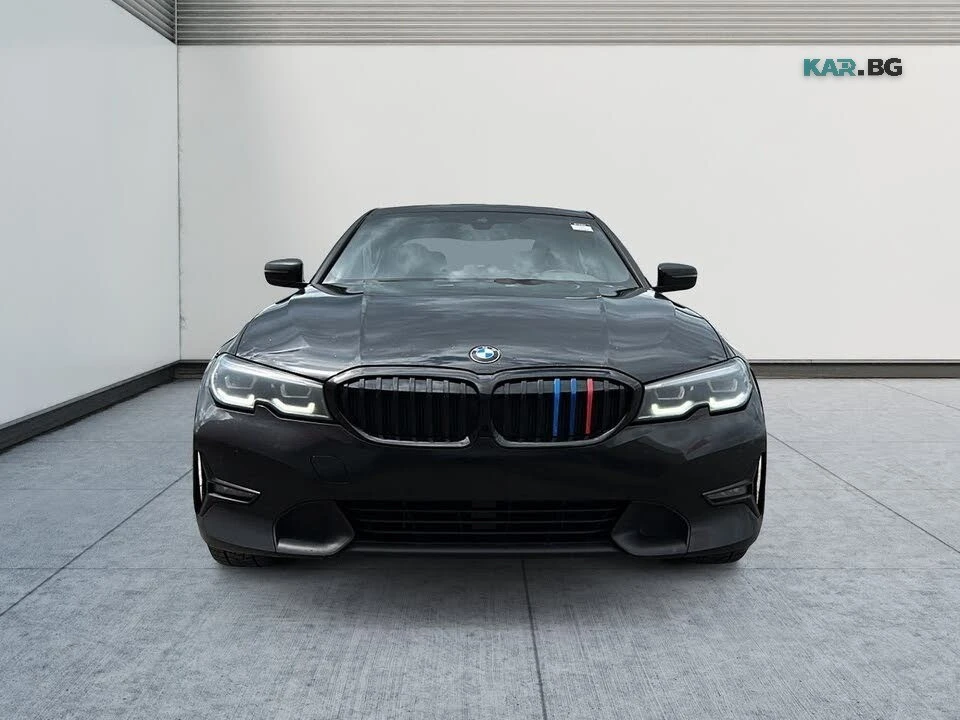 BMW 330 xDrive * АвтоКредит * (ЦЕНА ДО БГ), снимка 2 - Автомобили и джипове - 55972983