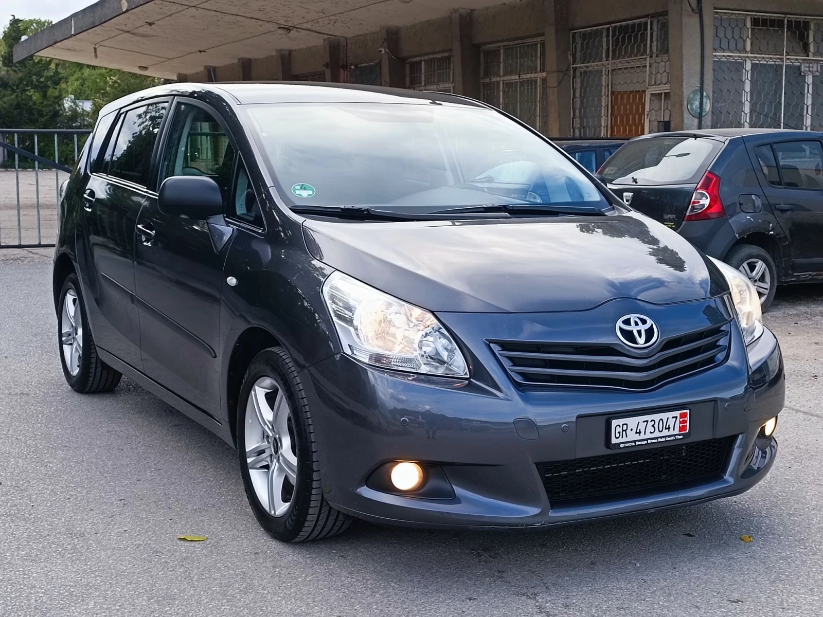 Toyota Verso 1.8i-147кс-ШВЕЙЦАРИЯ-РЪЧКА-6ск, снимка 2 - Автомобили и джипове - 56201417