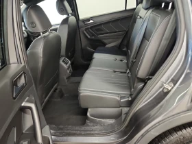 VW Tiguan R-LINE BLACK EDITION| ПАНОРАМА| ПОДГРЕВИ| 2 КЛЮЧА, снимка 10