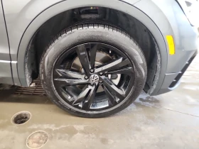 VW Tiguan R-LINE BLACK EDITION| ПАНОРАМА| ПОДГРЕВИ| 2 КЛЮЧА, снимка 17