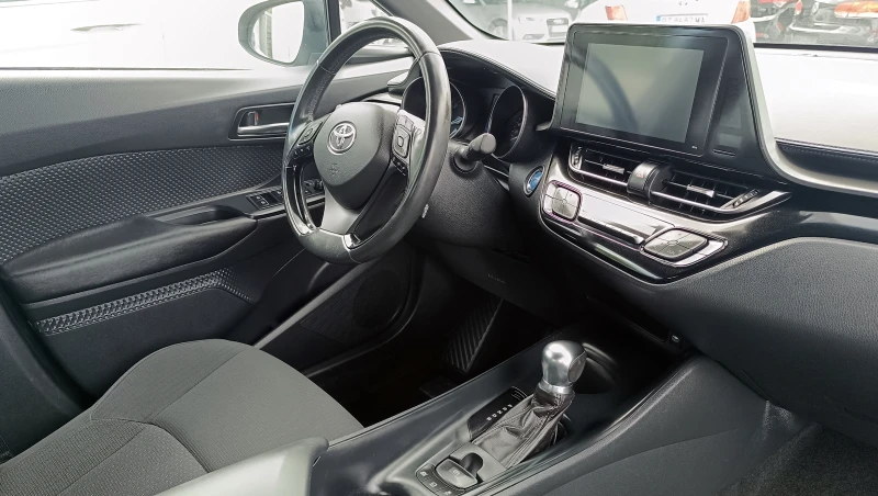 Toyota C-HR 1.8i Hybrid, снимка 11 - Автомобили и джипове - 50996384