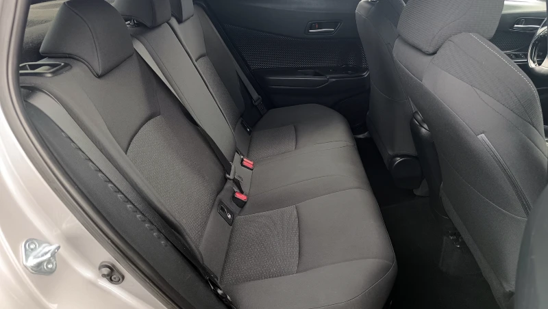 Toyota C-HR 1.8i Hybrid, снимка 16 - Автомобили и джипове - 50996384