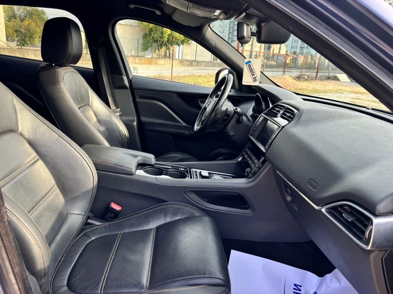 Jaguar F-PACE Нов внос от Италия Навигация Кожа 4х4, снимка 6 - Автомобили и джипове - 52042601