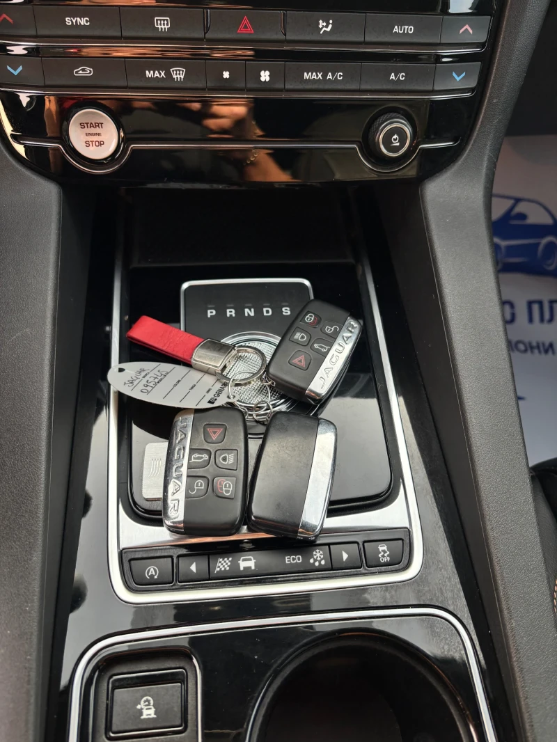 Jaguar F-PACE Нов внос от Италия Навигация Кожа 4х4, снимка 10 - Автомобили и джипове - 52042601