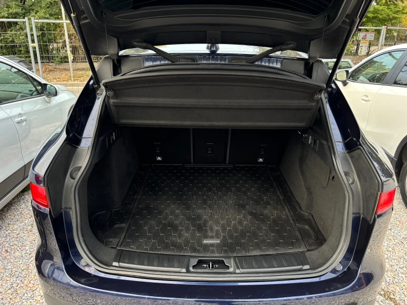 Jaguar F-PACE Нов внос от Италия Навигация Кожа 4х4, снимка 8 - Автомобили и джипове - 52042601