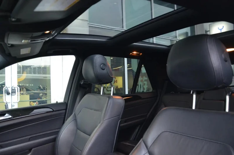 Mercedes-Benz GLE 350 AMG packet* H&K* Подгреви* 360* Пано, снимка 15 - Автомобили и джипове - 52752081