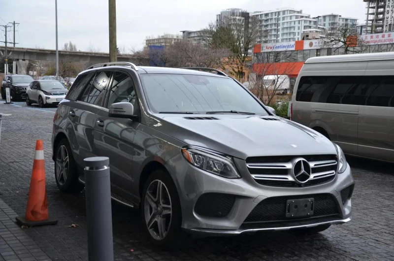 Mercedes-Benz GLE 350 AMG packet* H&K* Подгреви* 360* Пано, снимка 3 - Автомобили и джипове - 52752081
