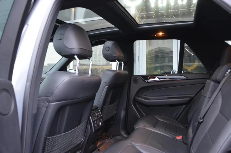 Mercedes-Benz GLE 350 AMG packet* H&K* Подгреви* 360* Пано, снимка 16 - Автомобили и джипове - 52752081