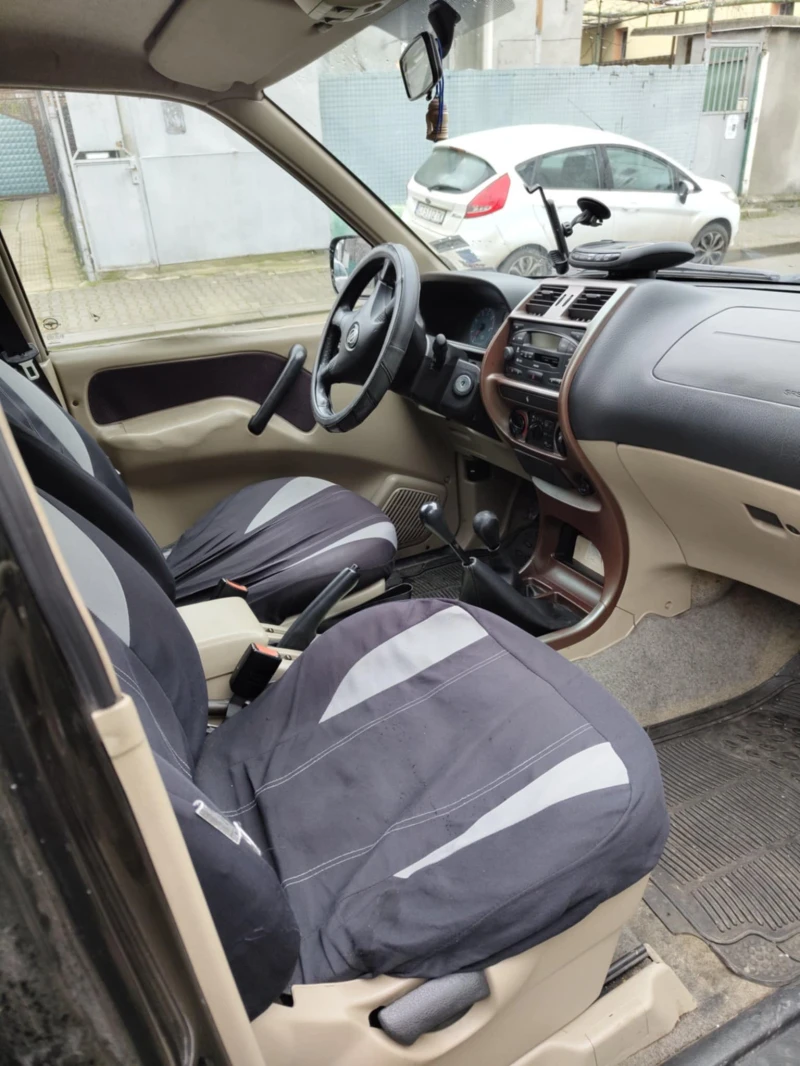 Nissan Terrano, снимка 5 - Автомобили и джипове - 53125418