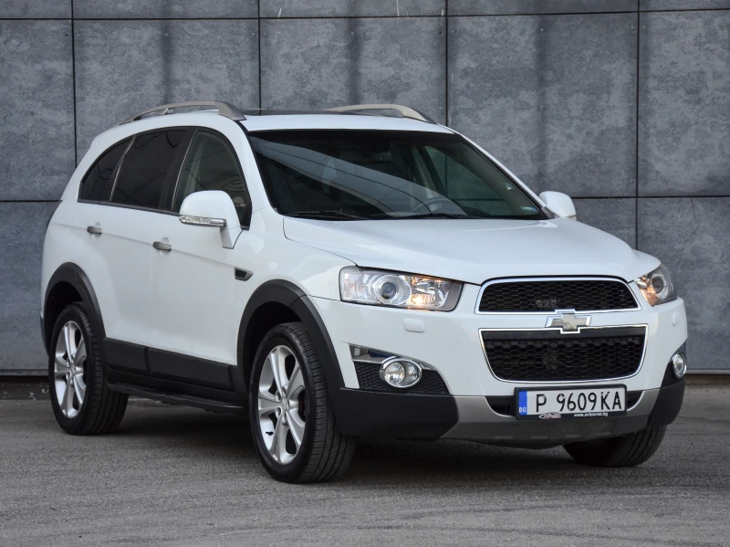 Chevrolet Captiva 2.2D* LTZ* NAVI* Камера* 7 места, снимка 2 - Автомобили и джипове - 53176621